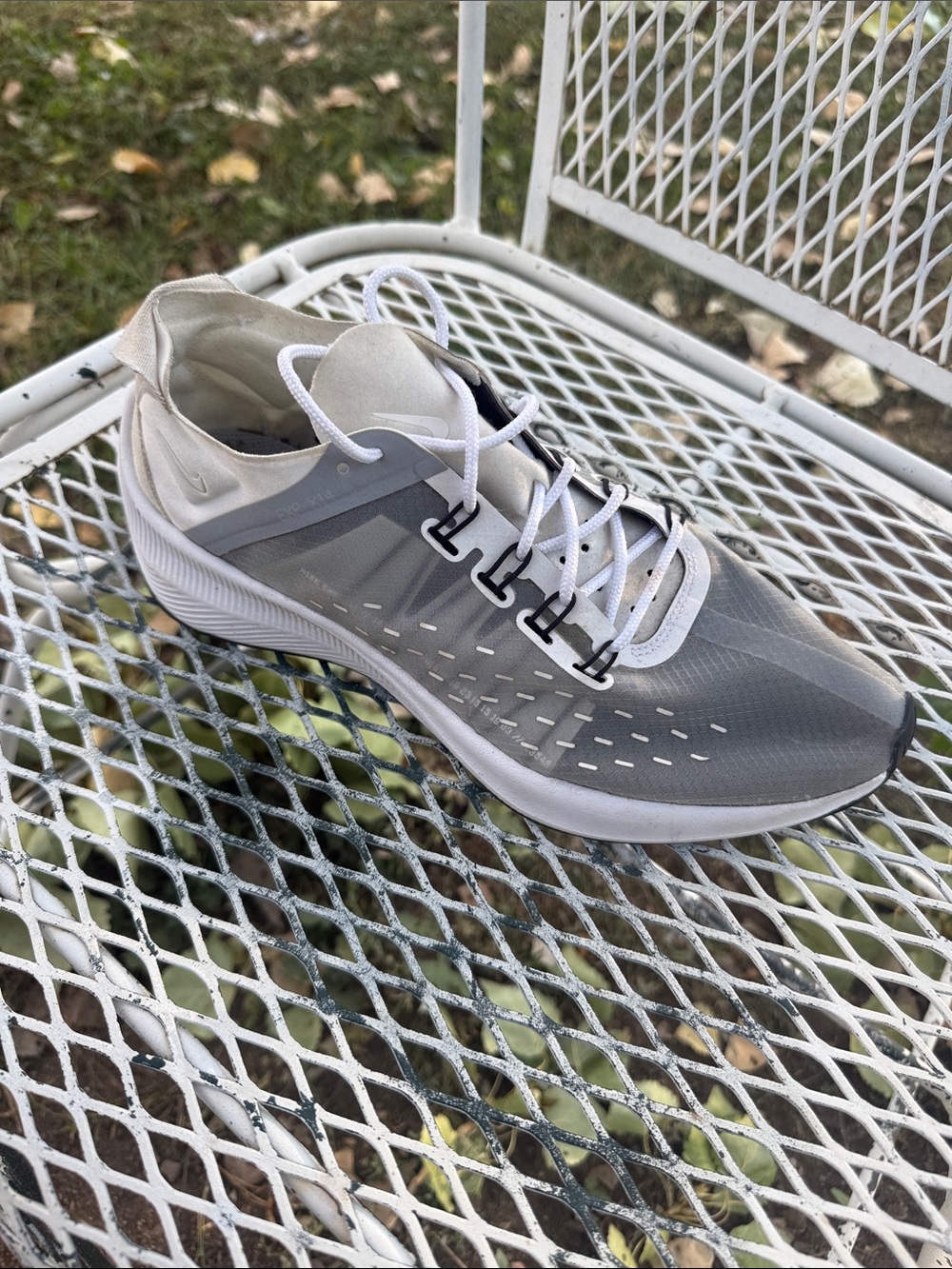 Nike sneakers lightweight